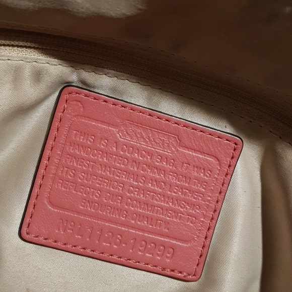 Coach Kristen Hobo - Picture 4 of 4